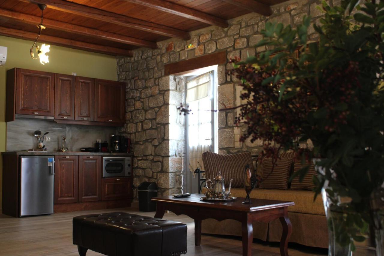 Εn Plo Luxury Suites Karavostásion Extérieur photo