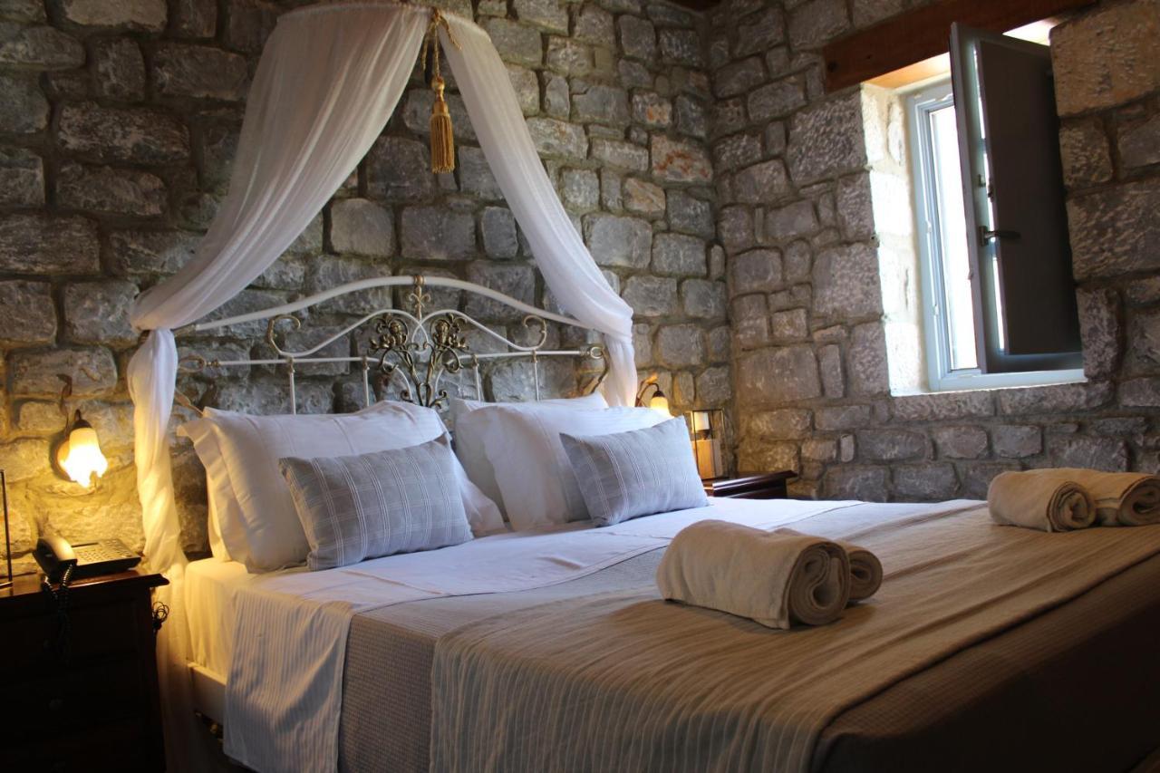 Εn Plo Luxury Suites Karavostásion Extérieur photo