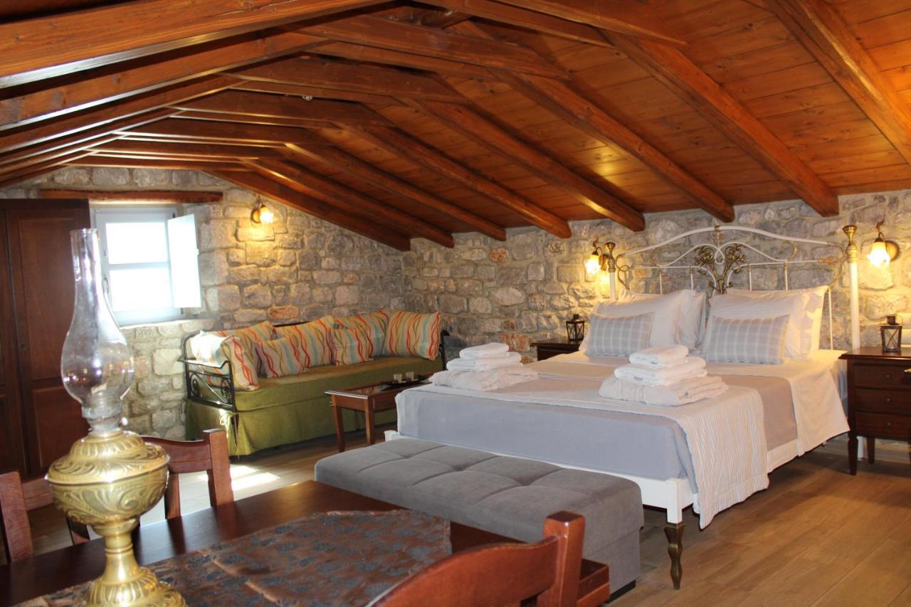 Εn Plo Luxury Suites Karavostásion Extérieur photo
