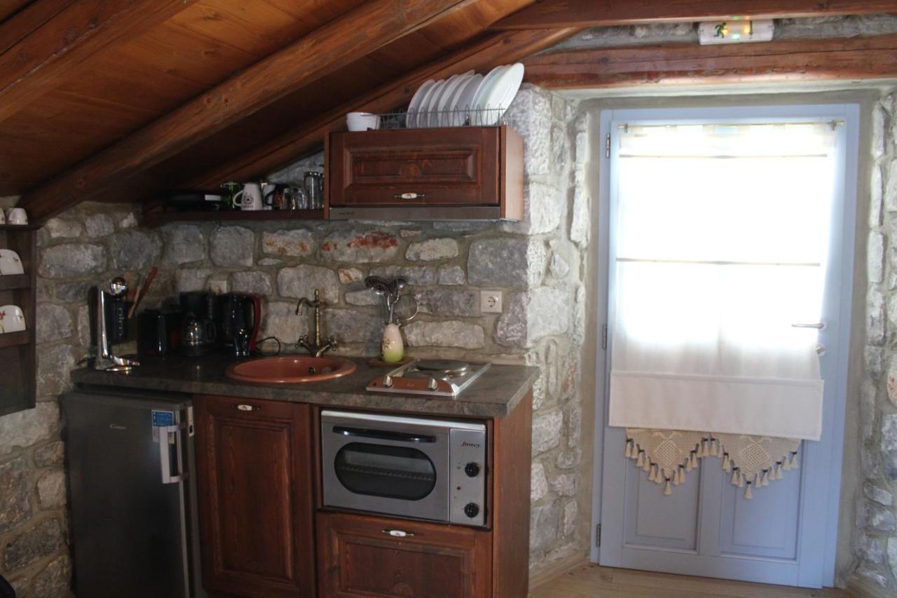 Εn Plo Luxury Suites Karavostásion Extérieur photo