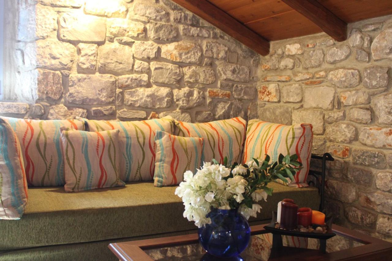 Εn Plo Luxury Suites Karavostásion Extérieur photo