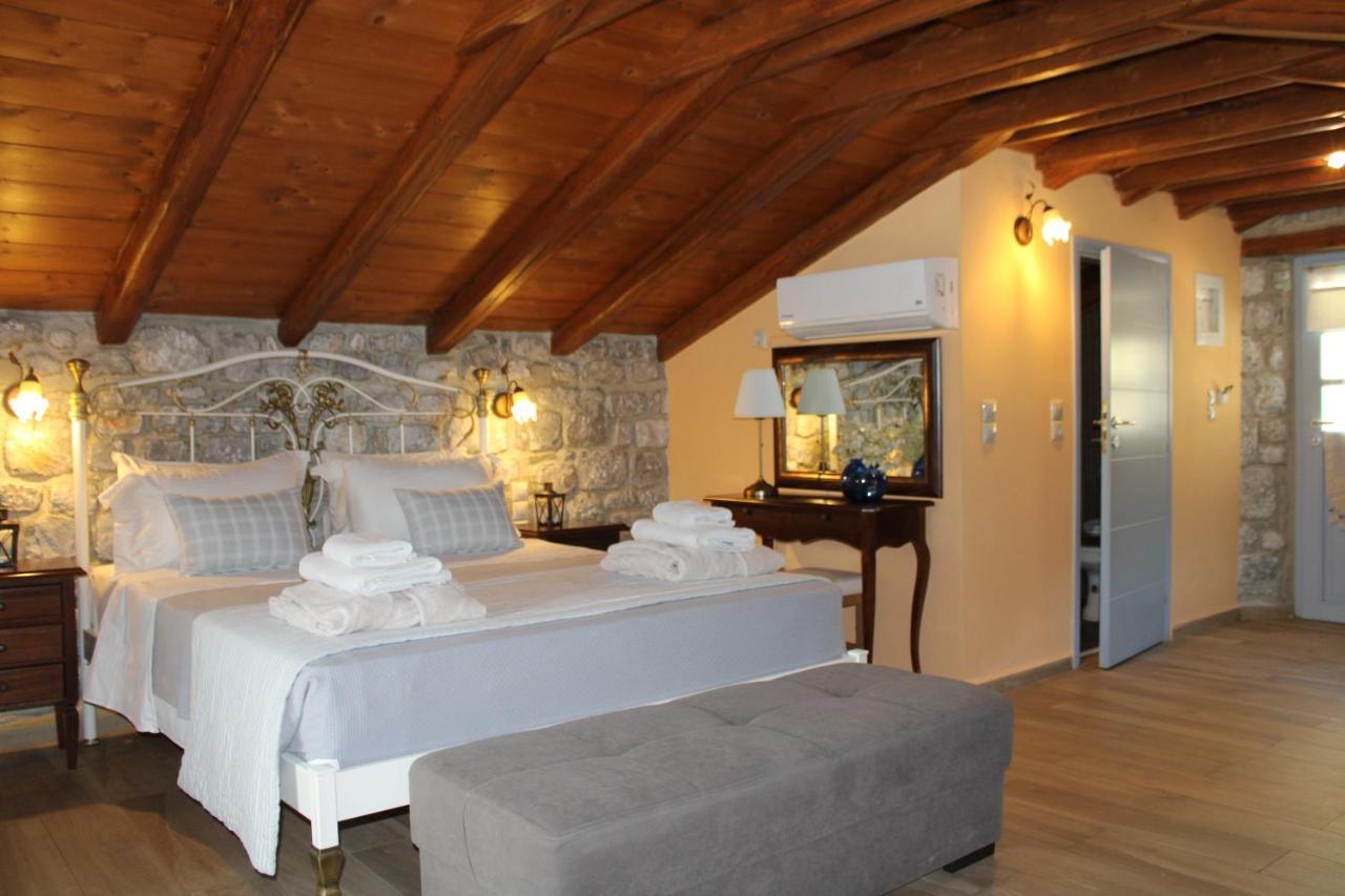 Εn Plo Luxury Suites Karavostásion Extérieur photo