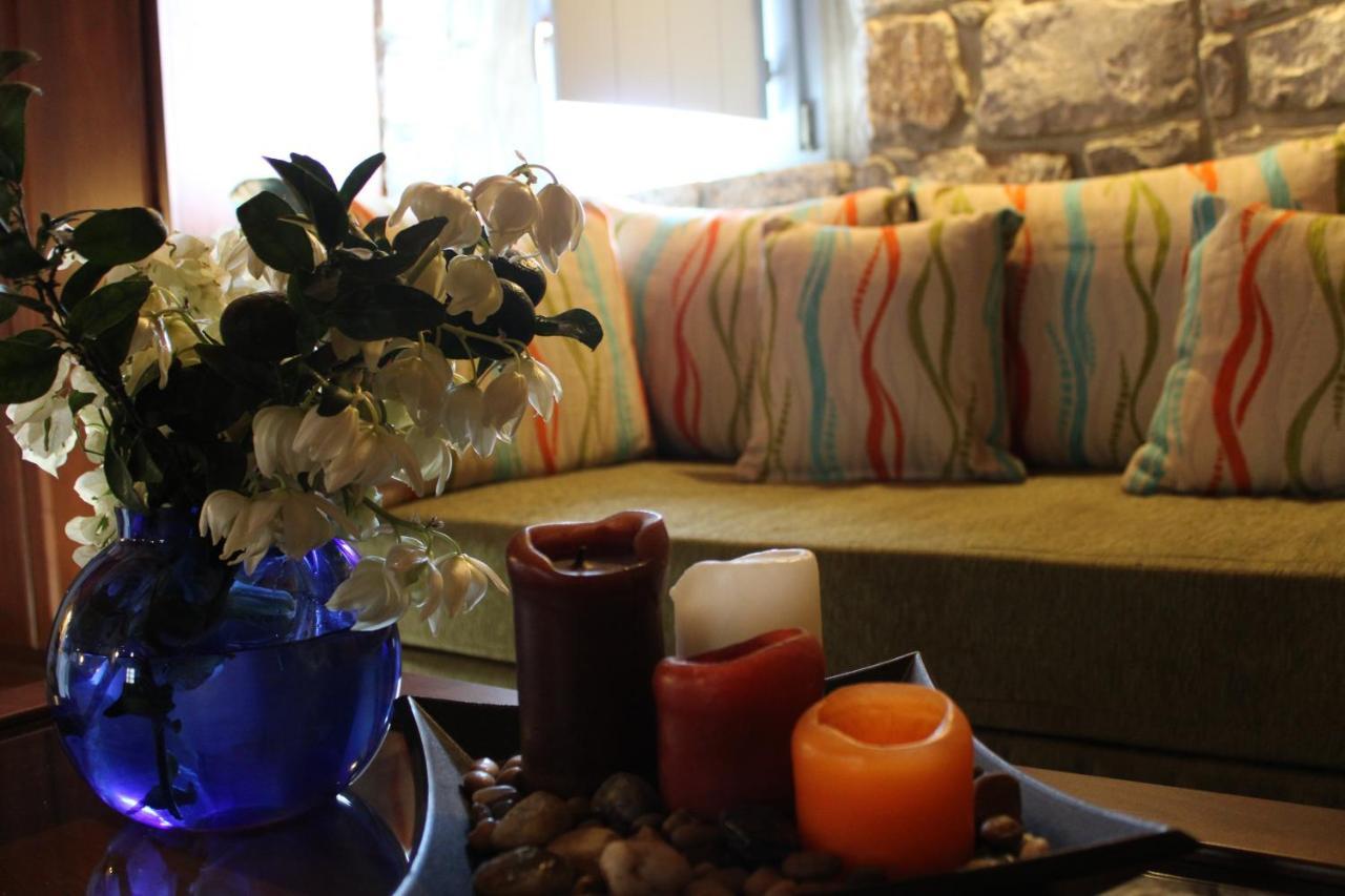 Εn Plo Luxury Suites Karavostásion Extérieur photo