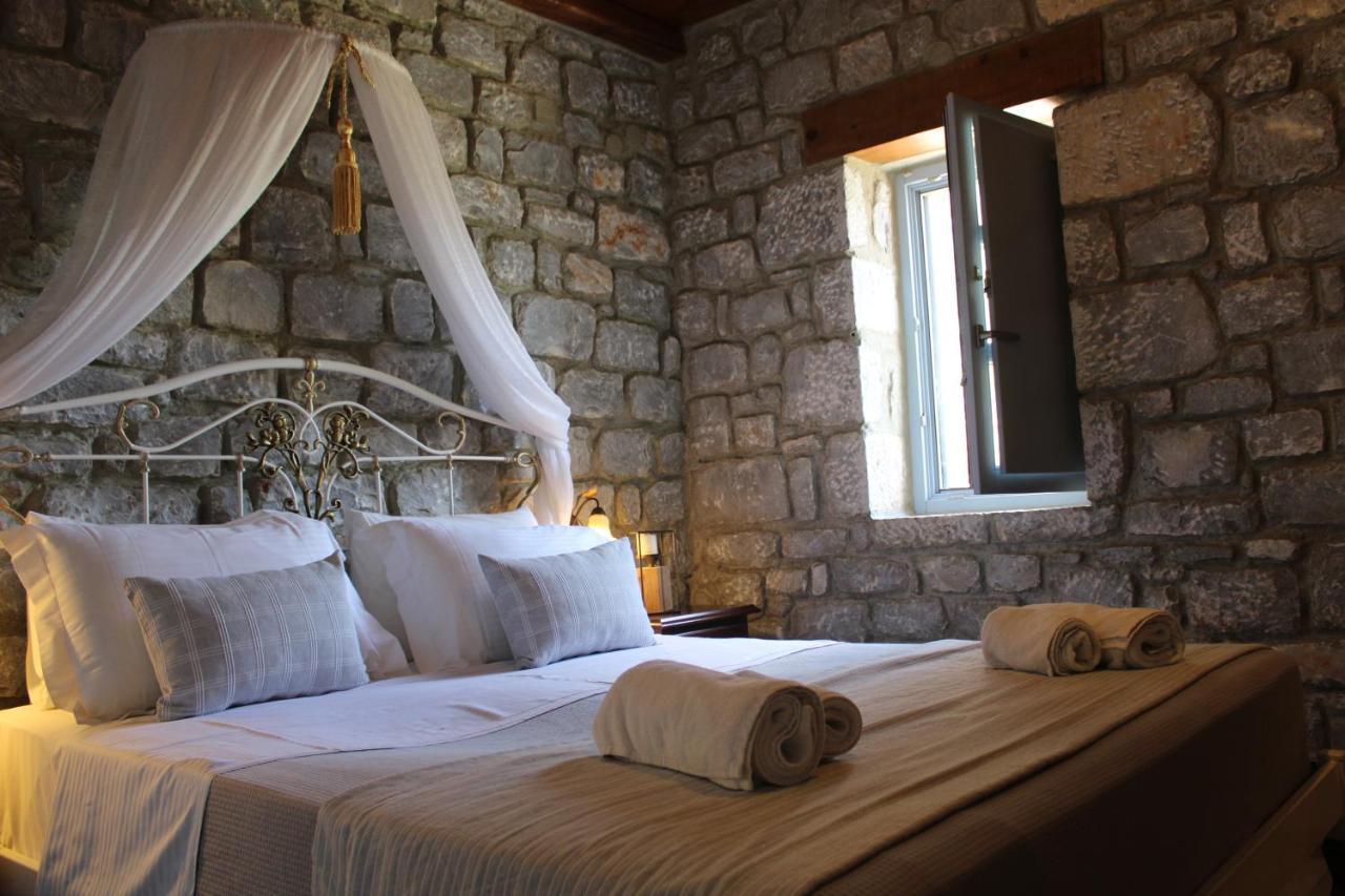 Εn Plo Luxury Suites Karavostásion Extérieur photo