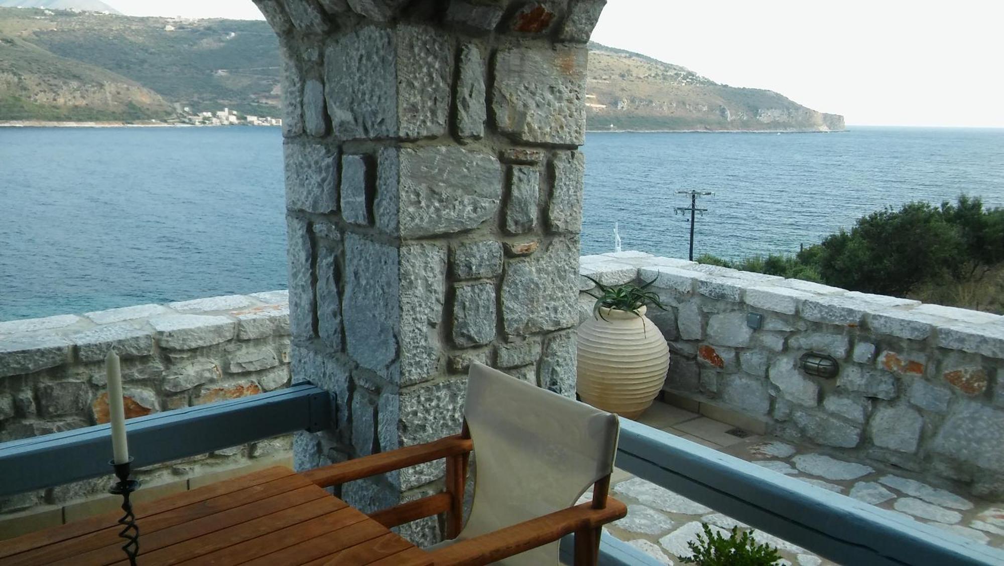 Εn Plo Luxury Suites Karavostásion Chambre photo