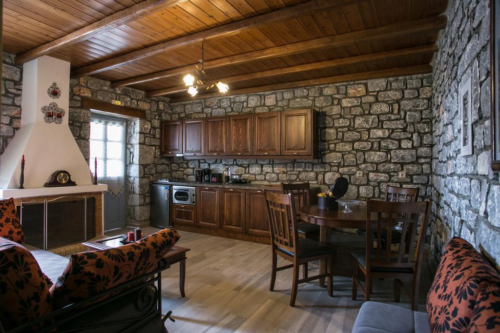 Εn Plo Luxury Suites Karavostásion Extérieur photo