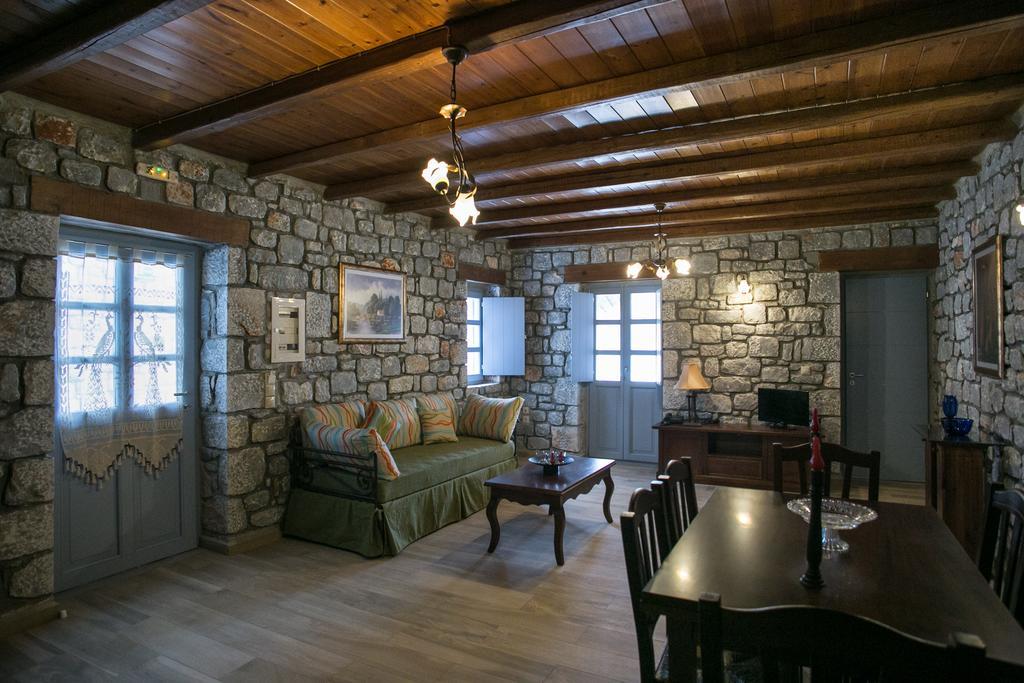 Εn Plo Luxury Suites Karavostásion Extérieur photo