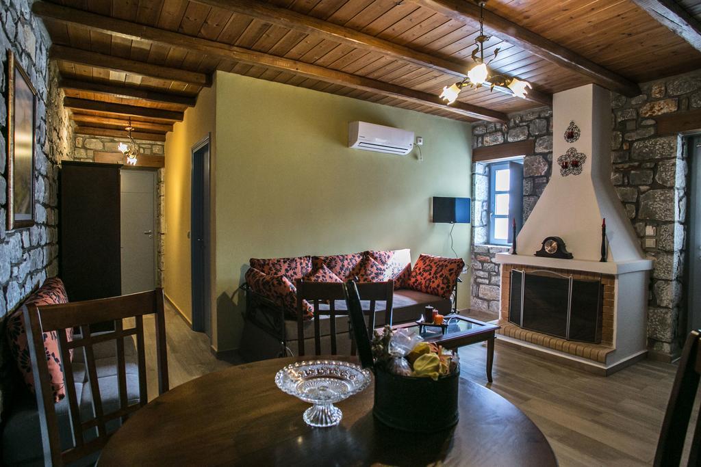 Εn Plo Luxury Suites Karavostásion Extérieur photo