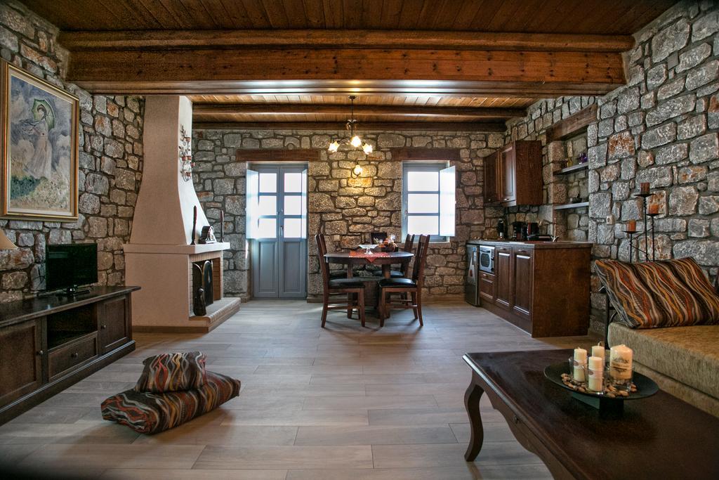 Εn Plo Luxury Suites Karavostásion Extérieur photo