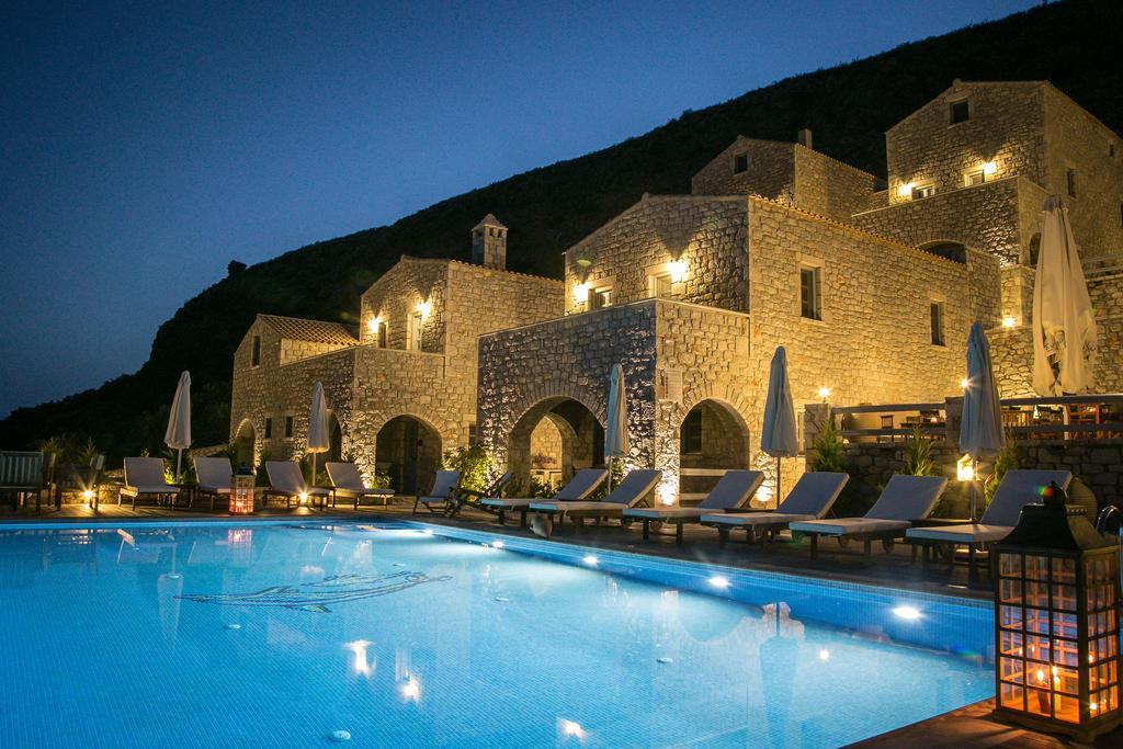 Εn Plo Luxury Suites Karavostásion Extérieur photo