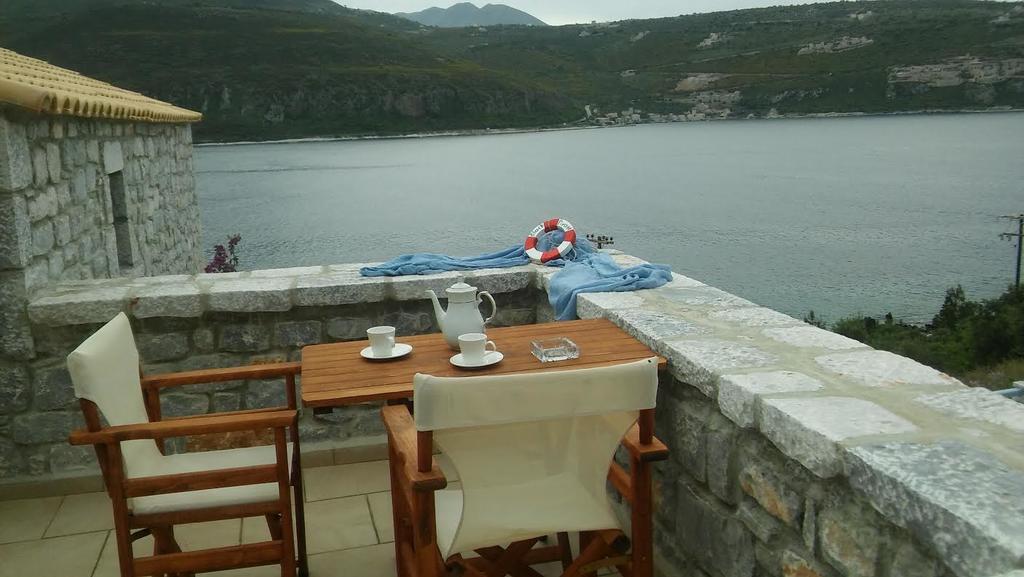 Εn Plo Luxury Suites Karavostásion Extérieur photo
