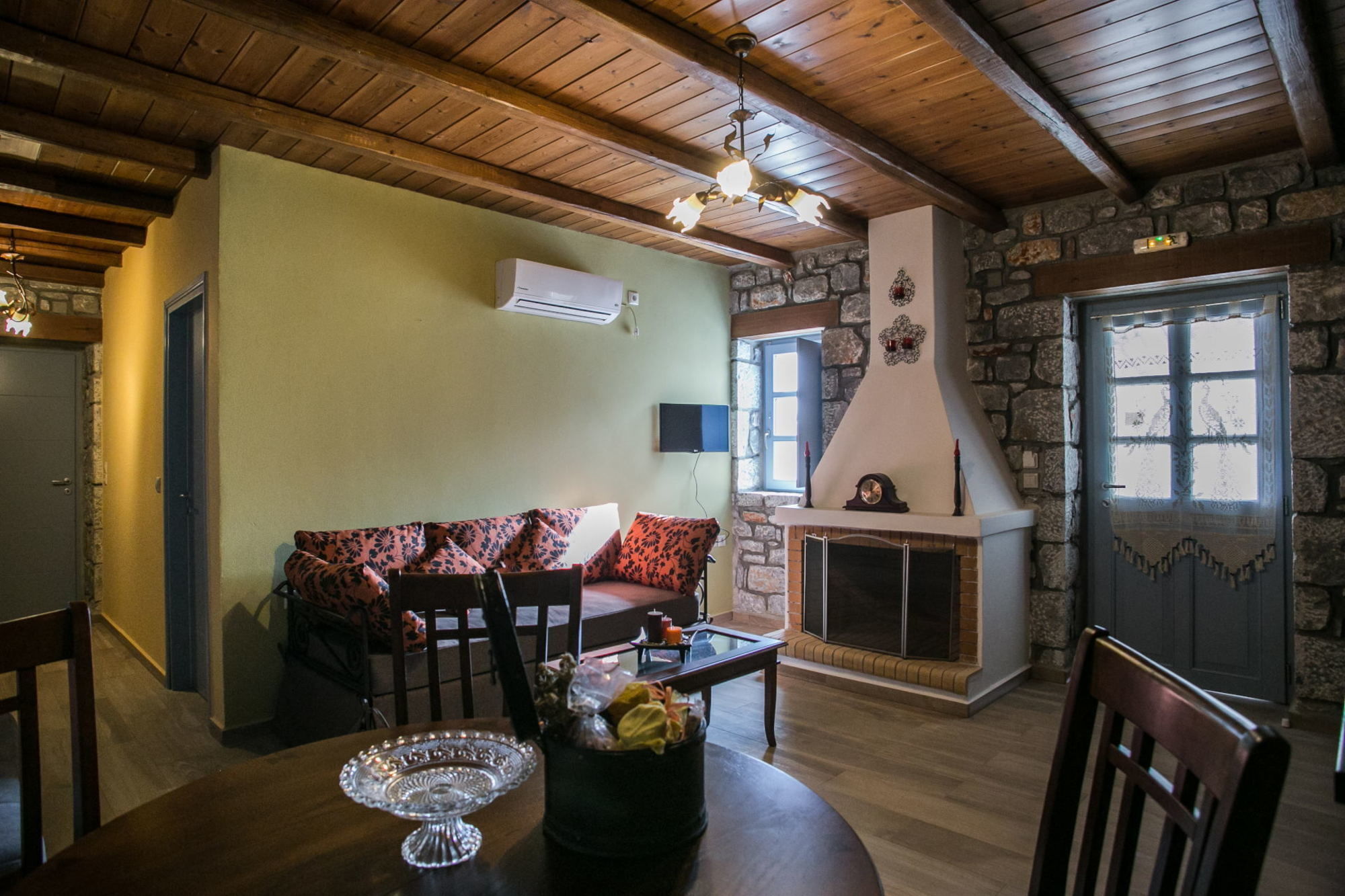 Εn Plo Luxury Suites Karavostásion Extérieur photo