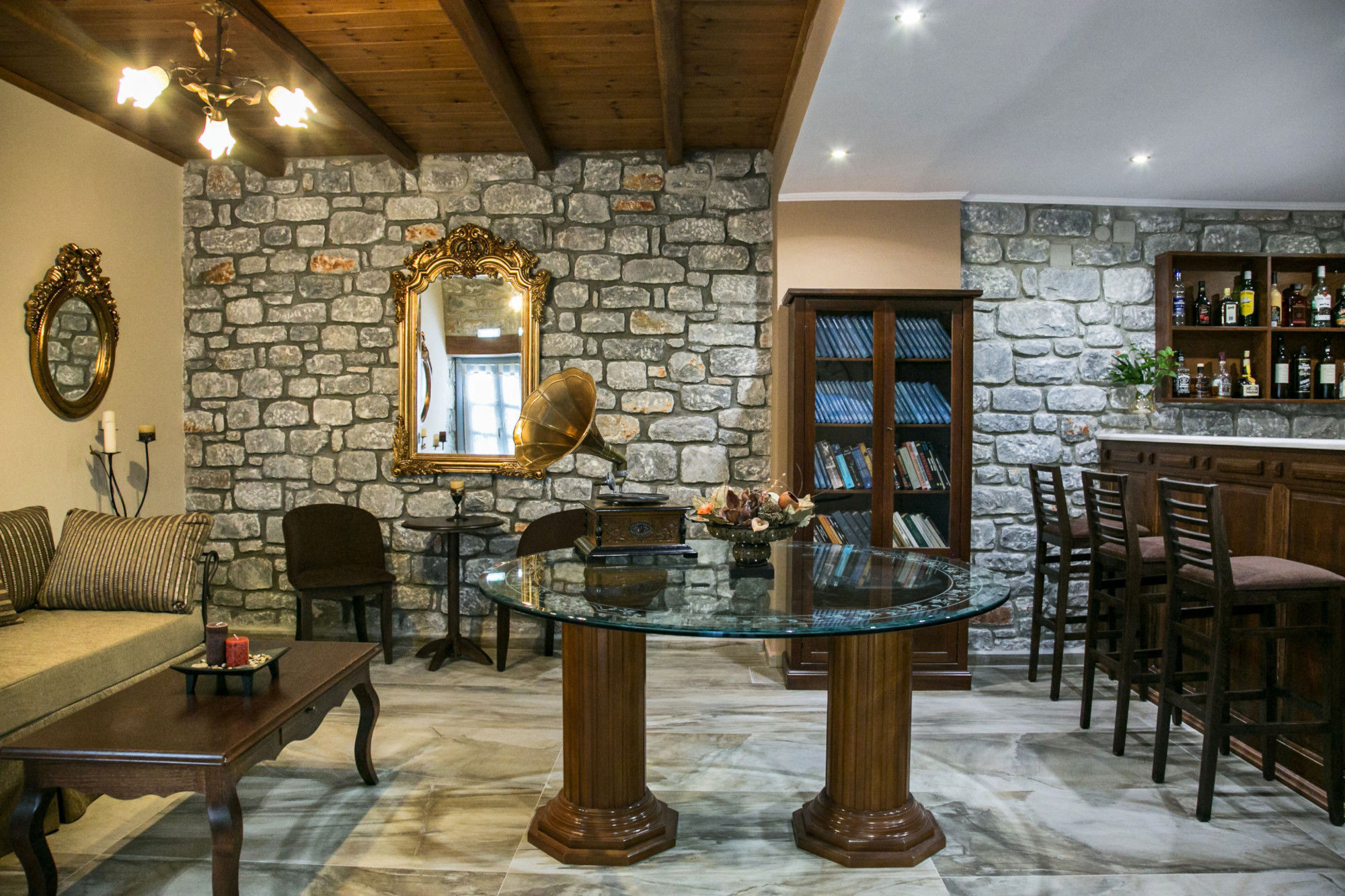 Εn Plo Luxury Suites Karavostásion Extérieur photo